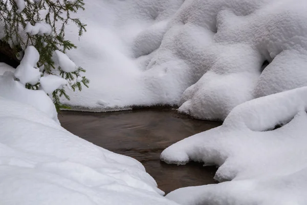 Mała Rzeka Śniegu — Zdjęcie stockowe