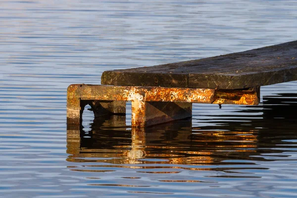 Sommer Auf Dem See Mit Spiegelungen Und Wolken — Stockfoto