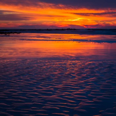 Baltık denizinde günbatımı renkleri