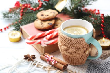 Masada bir fincan çay.