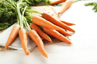 taze ve tatlı havuç 