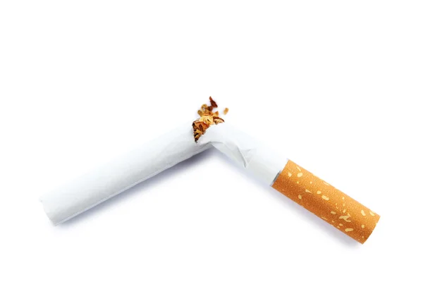 Złamany papieros na białym tle — Zdjęcie stockowe