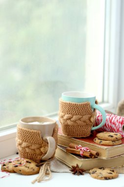 Kahve pencere üzerinde 