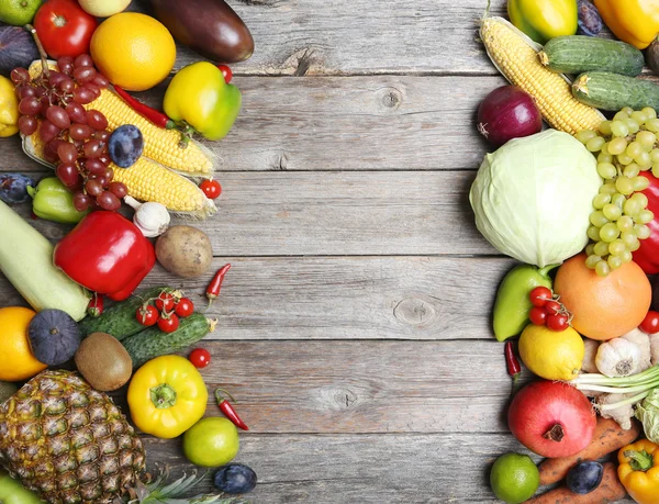 Frutas e legumes maduros — Fotografia de Stock