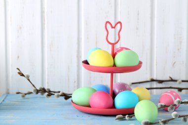 Mavi bir tablo easter yumurta