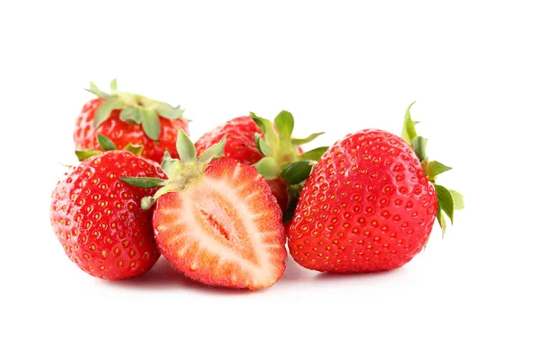 Erdbeeren isoliert auf Hintergrund — Stockfoto
