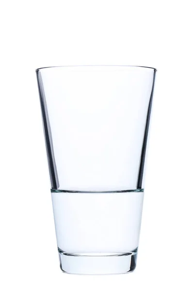 Vidro com água isolada — Fotografia de Stock