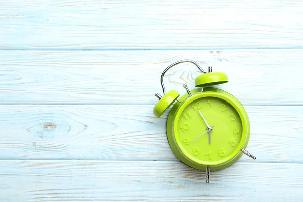 緑の目覚まし時計 — ストック写真