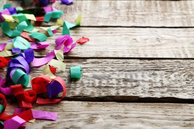 Tablo renkli konfeti