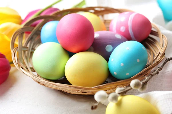 Easter eggs with tulips — Stock Photo, Image