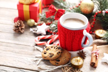 Masada bir fincan kahve.