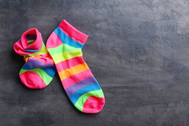 Tablo renkli çorap