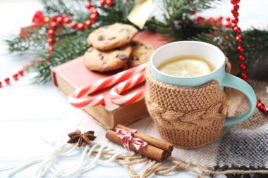 Masada bir fincan çay.