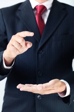 elleriyle işaret işadamı