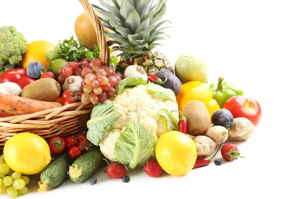 Dojrzałe owoce i warzywa — Zdjęcie stockowe
