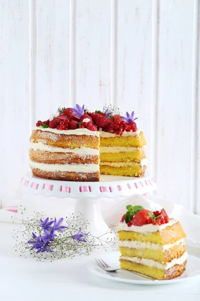 Pastel de galletas con bayas —  Fotos de Stock