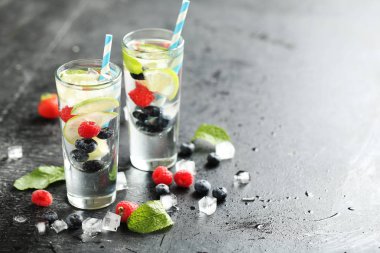 Su içinde gözlük Detoks