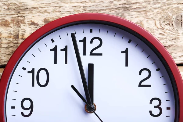 Red round clock — Stock Photo, Image