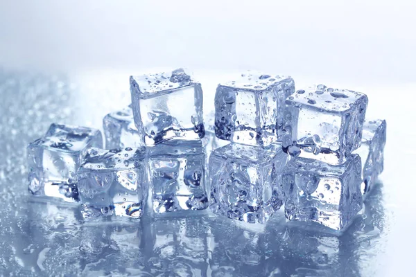 Montón de cubitos de hielo —  Fotos de Stock