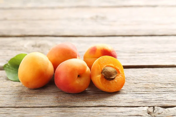 Ripe apricots fruits — Stock Photo, Image