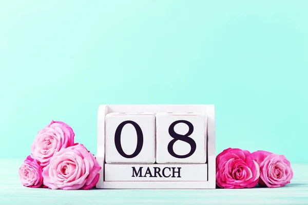 Pink roses with calendar — Stock Photo, Image