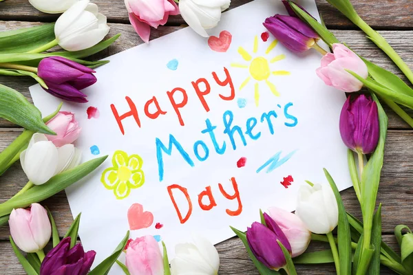 Kytice z tulipánů šťastné matky den — Stock fotografie