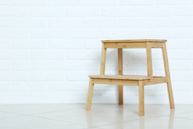 Küçük ahşap merdiven