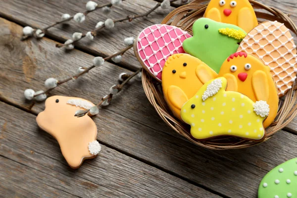Красочные пасхальные печенья — стоковое фото