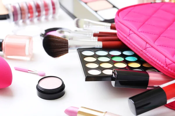 Verschillende make-up cosmetica — Stockfoto