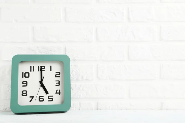 Retro green alarm clock — Stock Photo, Image