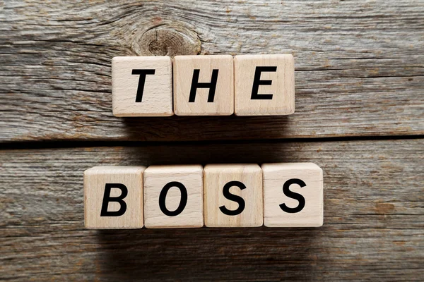 ahşap oyuncak küplerin harfleri ile  