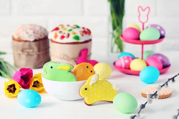 Easter cakes with eggs — Stock Photo, Image