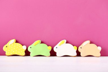 renkli Paskalya kurabiyeleri 