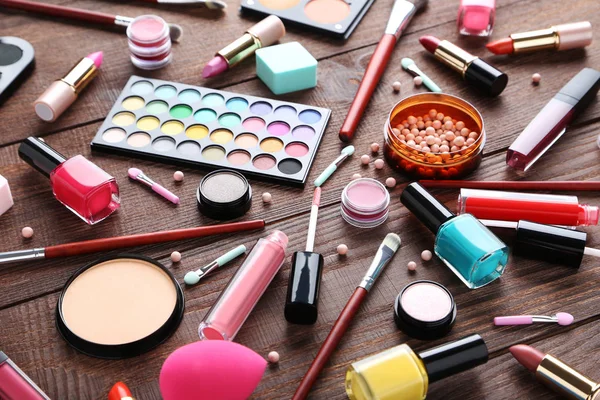 Diferentes cosméticos maquillaje — Foto de Stock