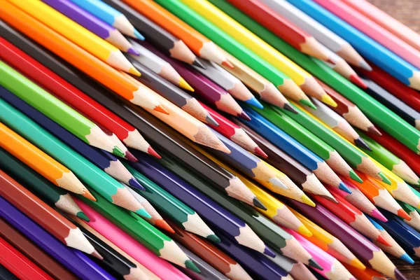 Stapel tekening kleurrijke potloden — Stockfoto