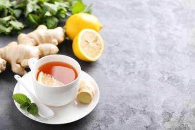 Çay zencefil kökü ile