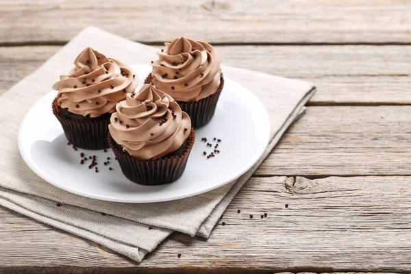 Smakelijke kleurrijke cupcakes — Stockfoto