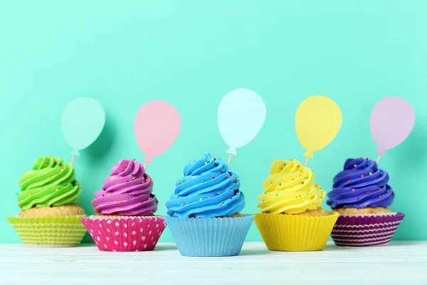 Tasty holiday cupcakes — Stock Photo, Image