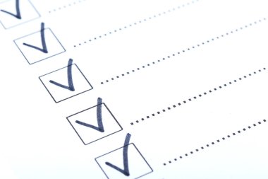 Onay kutularını beyaz kağıt üzerinde 