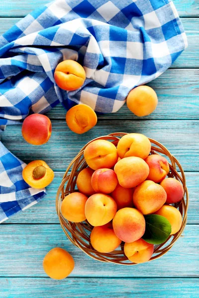 Абрикоси стиглих фруктів — стокове фото