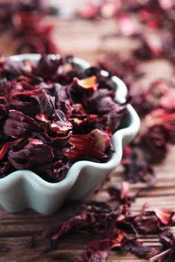 Kuru çay kase ile yığını 