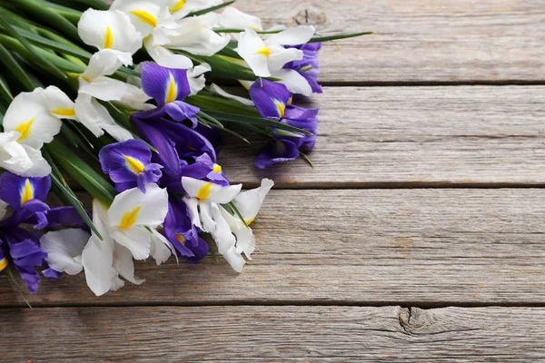 Ramo de flores de iris —  Fotos de Stock