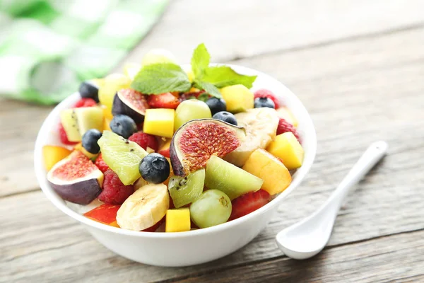 Saladas de frutas frescas — Fotografia de Stock