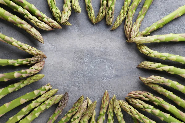 Frischer grüner Spargel — Stockfoto