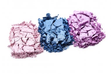 mor ve mavi ezilmiş makyaj göz farı 