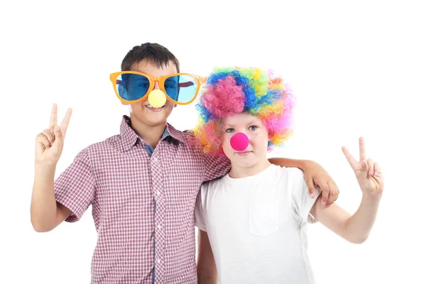 Niños felices en accesorios de payaso — Foto de Stock