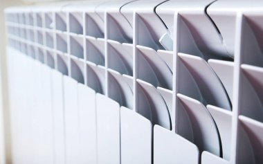 Beyaz yeni radyatör