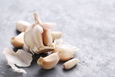 aromatik sarımsak yığını 