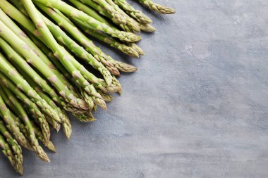 taze yeşil kuşkonmaz