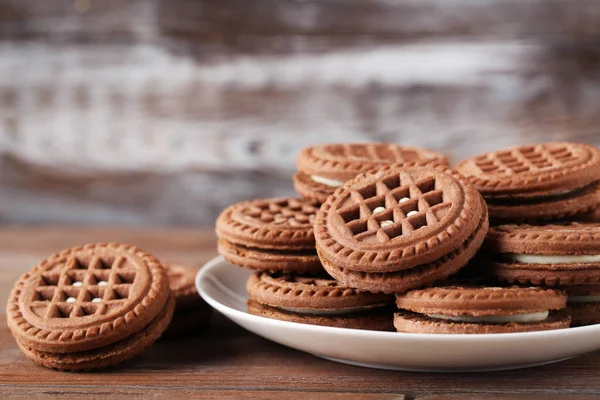 Choklad kakor med grädde — Stockfoto